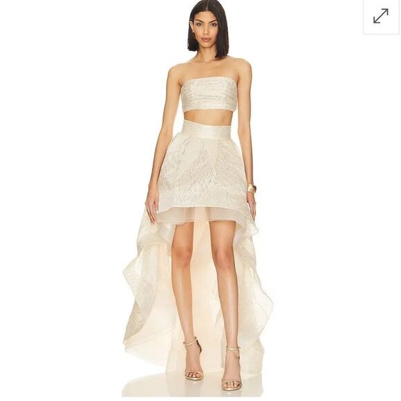 Bronx and Banco Dresses & Skirts - Bronx and Banco Tiara Two Piece Set Cream
High Low Dress top skirt Revolve 4